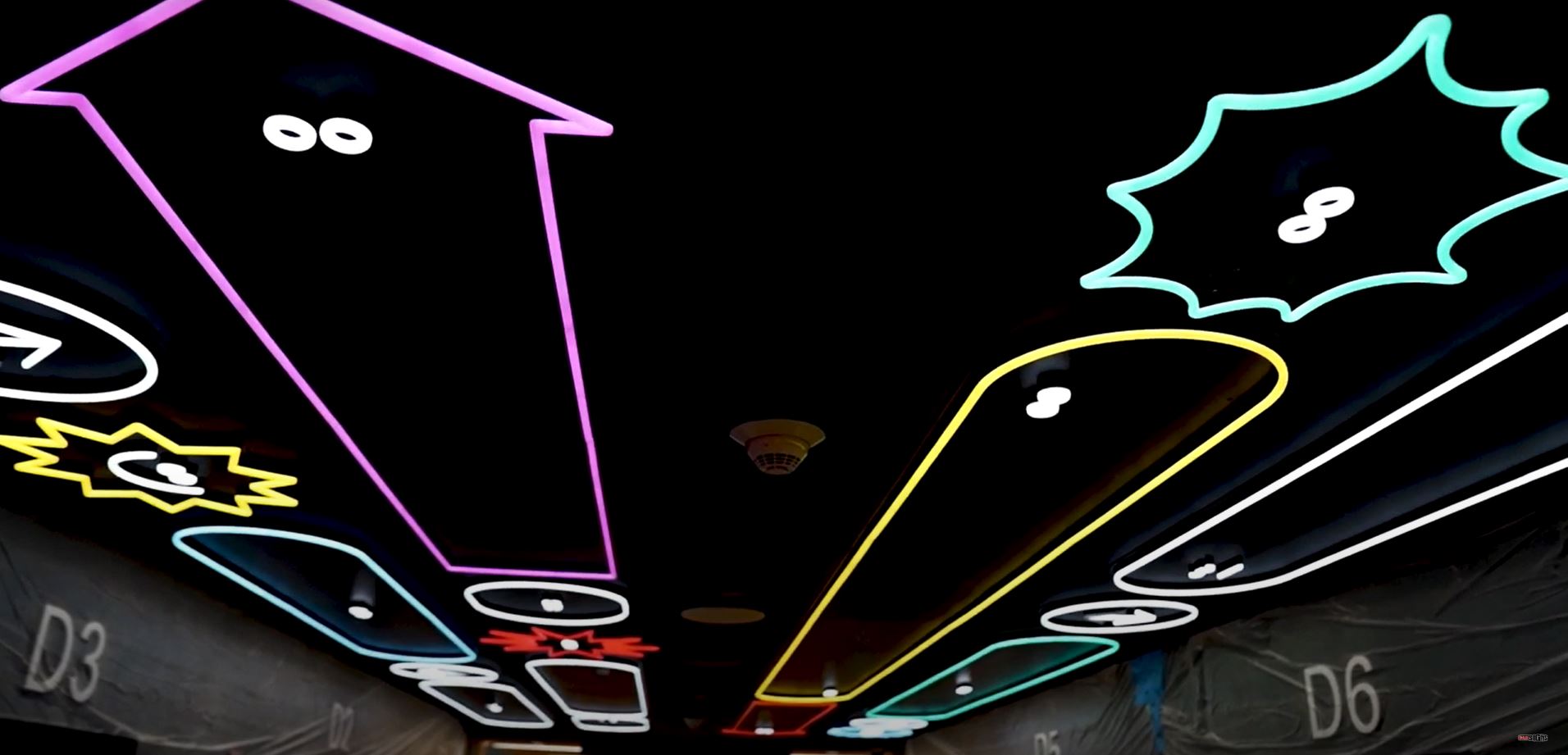 TIKTOK-NEON-INSTALLATION