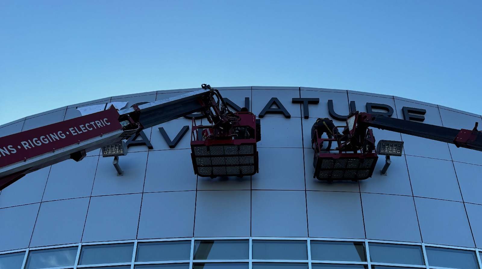 Channel letter sign install SIGNATURE AVIATION NJ